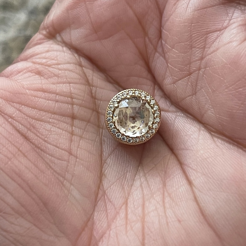 14k gold Classic elegance charm